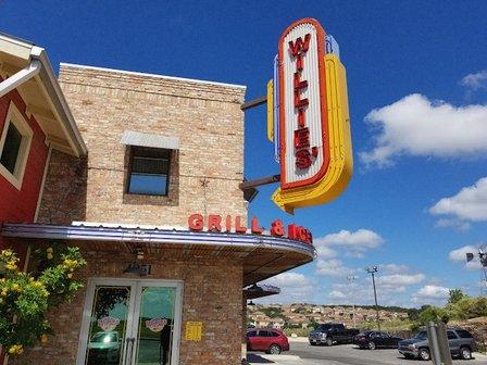 Willie's Grill & Icehouse