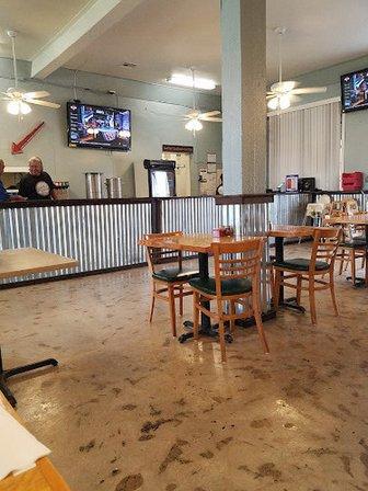 Tank's Pizza