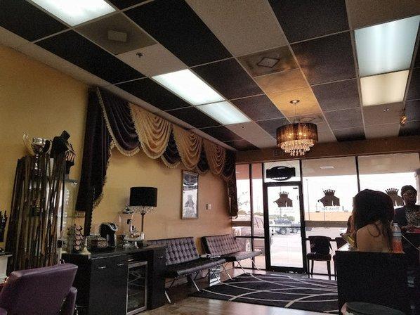 House of RoyalT Beauty Bar & Boutique