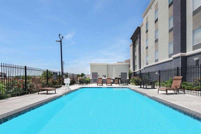 Hampton Inn & Suites San Antonio Brooks City Base