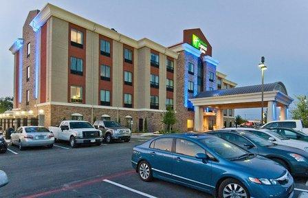 Holiday Inn Express & Suites San Antonio - Frost Bank Ctr by IHG