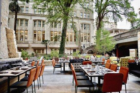 Domingo Restaurant