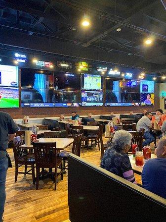 Pluckers Wing Bar