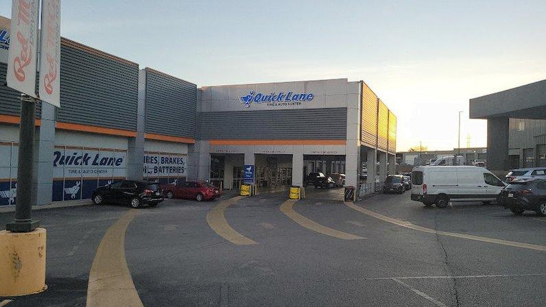 Quick Lane® Tire & Auto Center at Red McCombs Ford