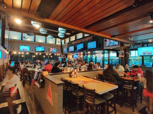 Hooters
