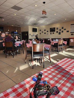 Capo's Pizzeria Huebner