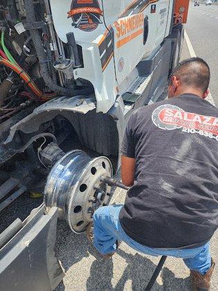 24Hr Tire & Mechanical Road Service