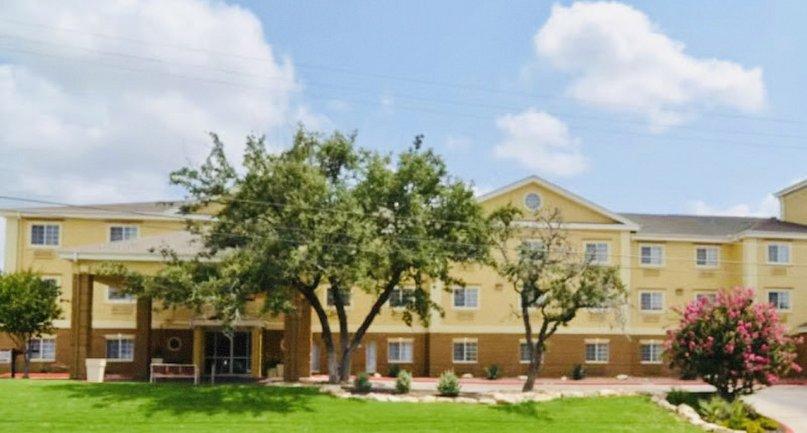 Quality Inn & Suites Airport North - Stone Oak
