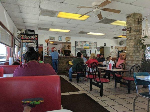 Tom's Burgers & More
