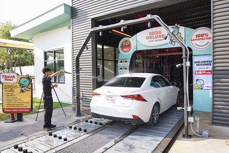 Suds Deluxe Car Wash