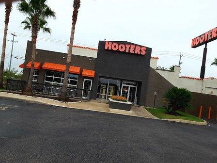 Hooters