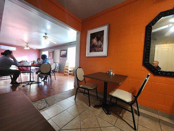 J & I Cafe