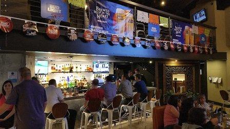 On The Bend Oyster Bar and Cigar Lounge
