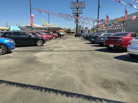 Red McCombs Drive Away Motors CENTRAL