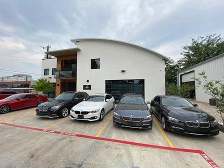Royal Exotics