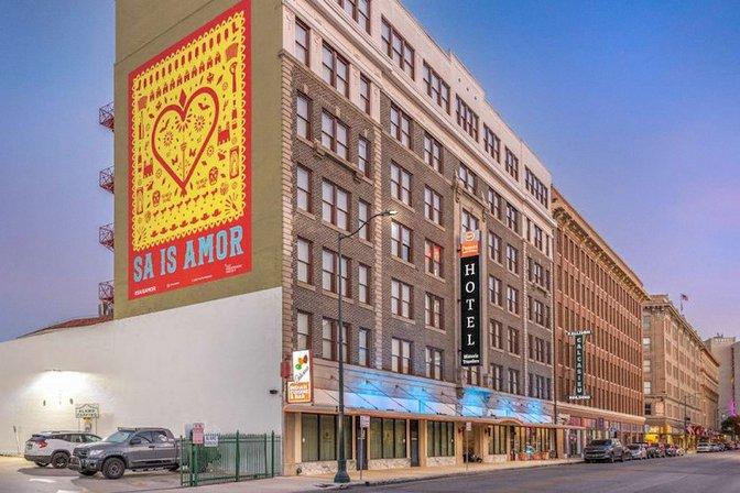 Best Western Premier Historic Travelers Hotel Alamo/Riverwalk