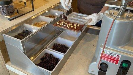 Mozna Chocolate & Coffee Co.