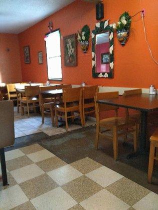 El Azteca Restaurant