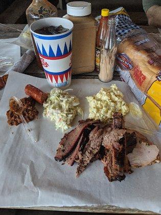 Rudy's "Country Store" and Bar-B-Q