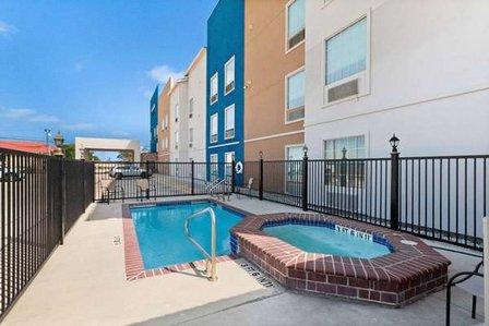 AmericInn by Wyndham New Braunfels