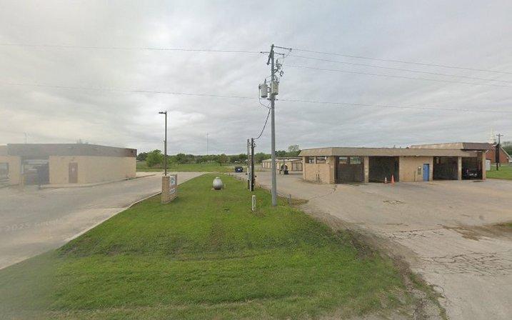 La Vernia CAR WASH