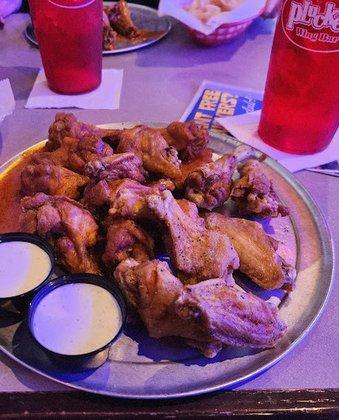 Pluckers Wing Bar