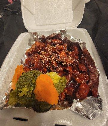 J.B Mon Thai & Asian Cuisine