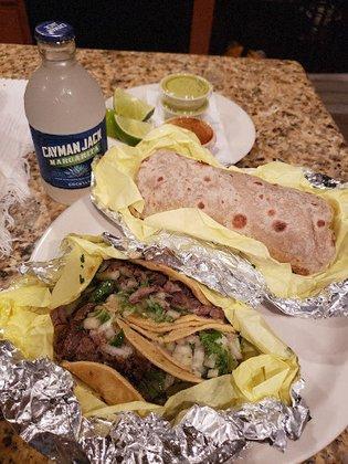 Tacos y Burritos Metro Basilica 2 Taco truck