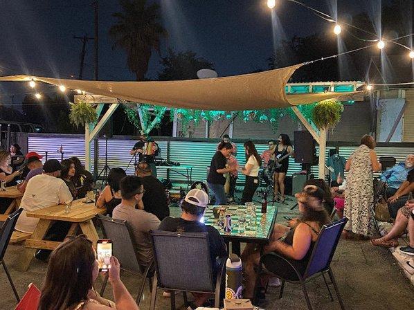 Chifladas cocktail bar