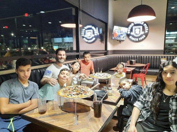 Round Table Pizza