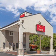 Econo Lodge Inn & Suites Near Lackland AFB