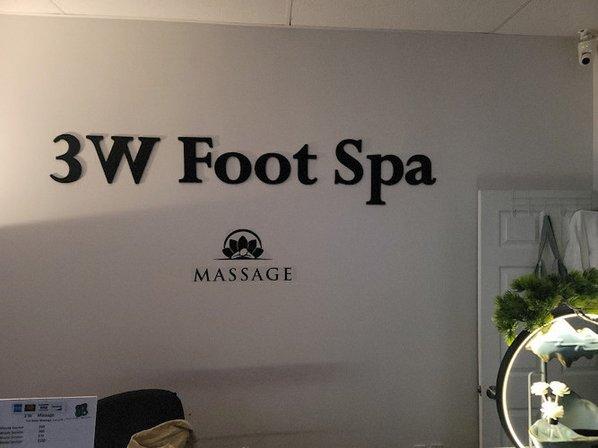 3W Foot Spa massages