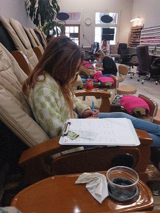 Yvonne Nails & Spa (Head Spa)