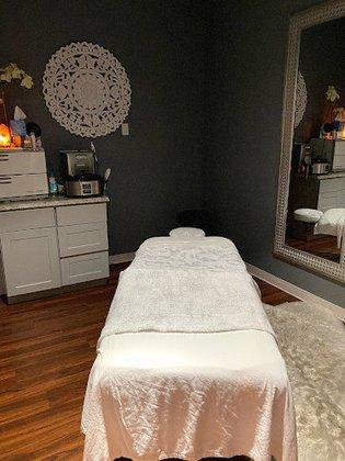 Creme de la Creme Massage Academy