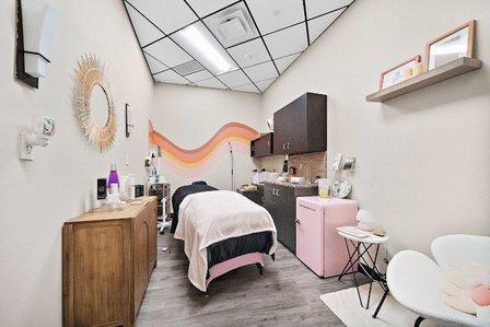 Groovy Glow Esthetics