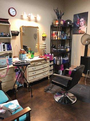 Mallorca Salon Studios & Suites