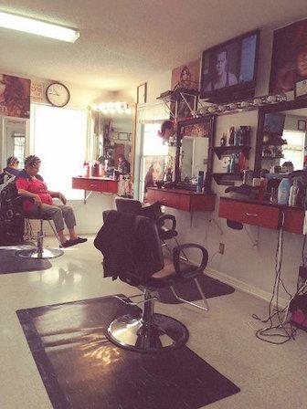 Mari's Beauty Salon