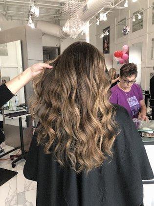 D'Anthony Salon Dominion