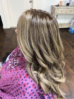 Deya’s Hair Lounge