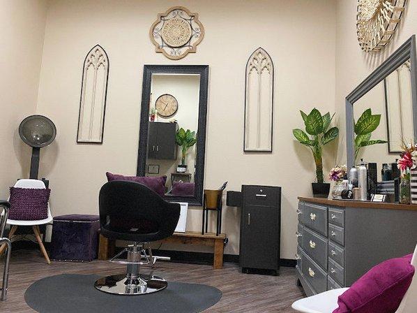 Phenix Salon Suites at Countryside Plaza (Hwy 281 & Bitters Rd)