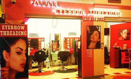 Jasmine's Eyebrow Threading