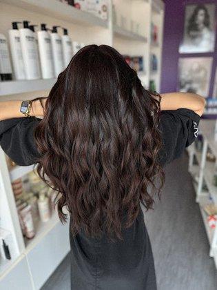 The Girl With The Curl Salon
