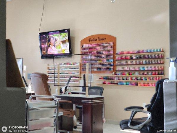Aura Nails