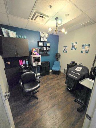The Best Salon & Barbershop | Women's Hair Styling, Extensions Installation, Coloring & Texture Services