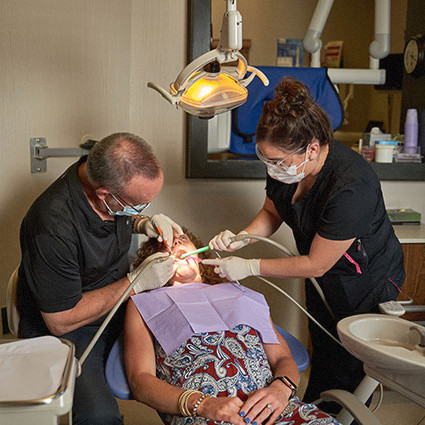 Les P. Pratt, DDS