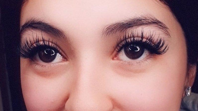 Vanity XXI, The lash experts