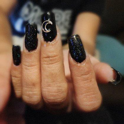 Moon Nails