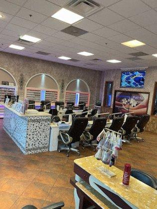 City Base Nails