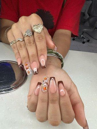 Nails City local de lee