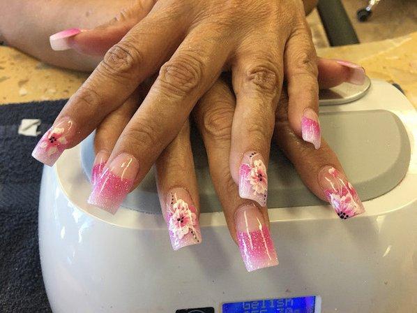 Express nails and waxing